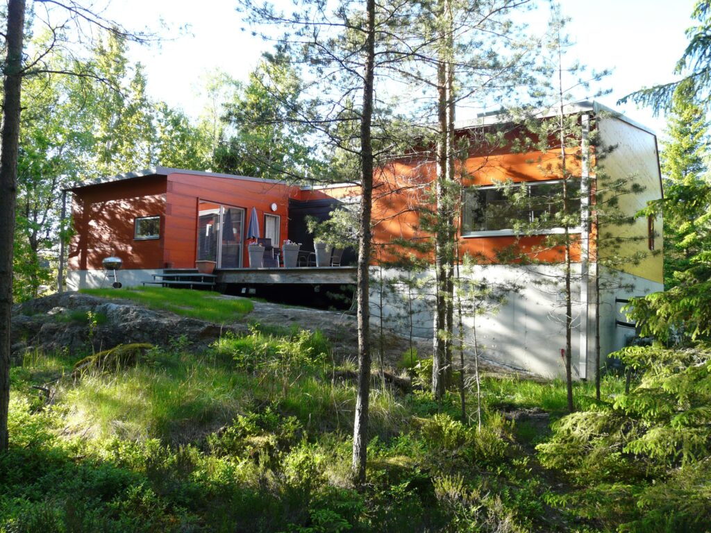 Fasadrenovering, papptaksläggning & Målning Träfasad. Björknäs Saltsjö Boo